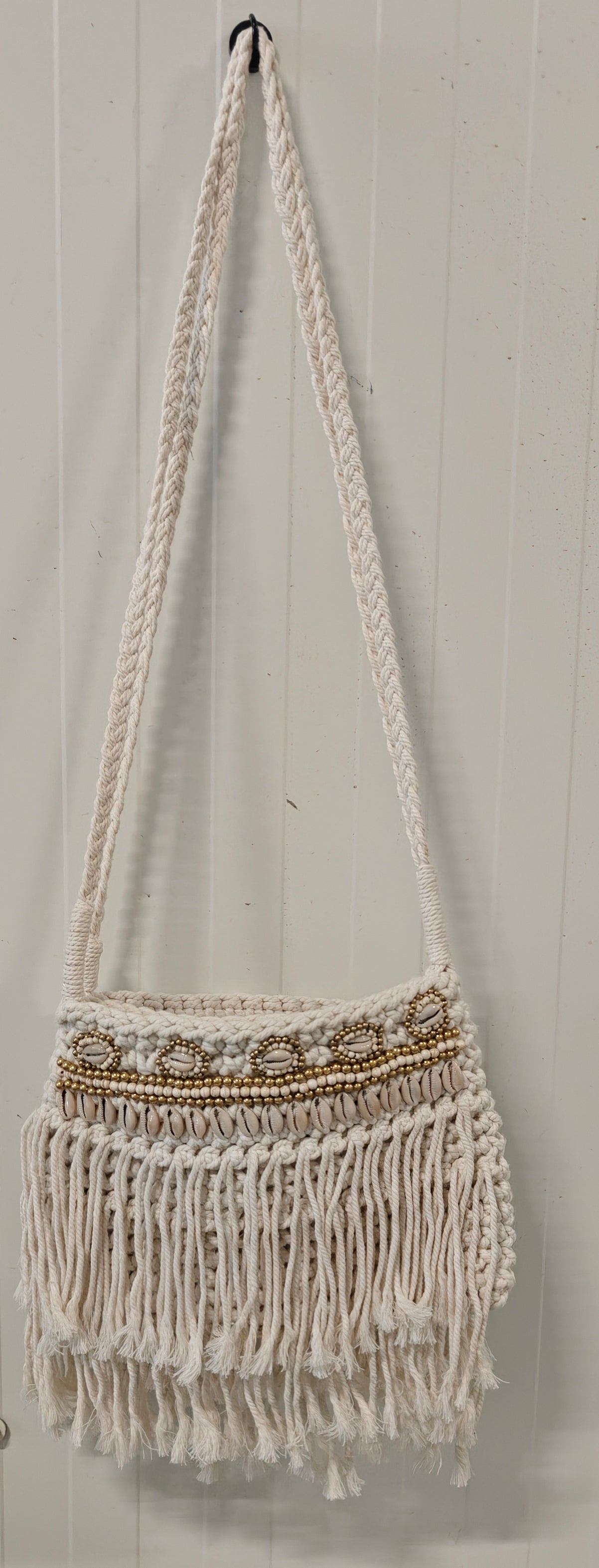 425192 macrame tas beige met goudkleurige kralen